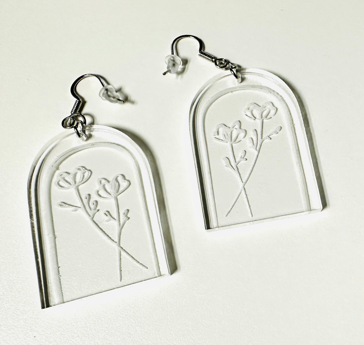 Beauties Arched Acrylic Earrings *