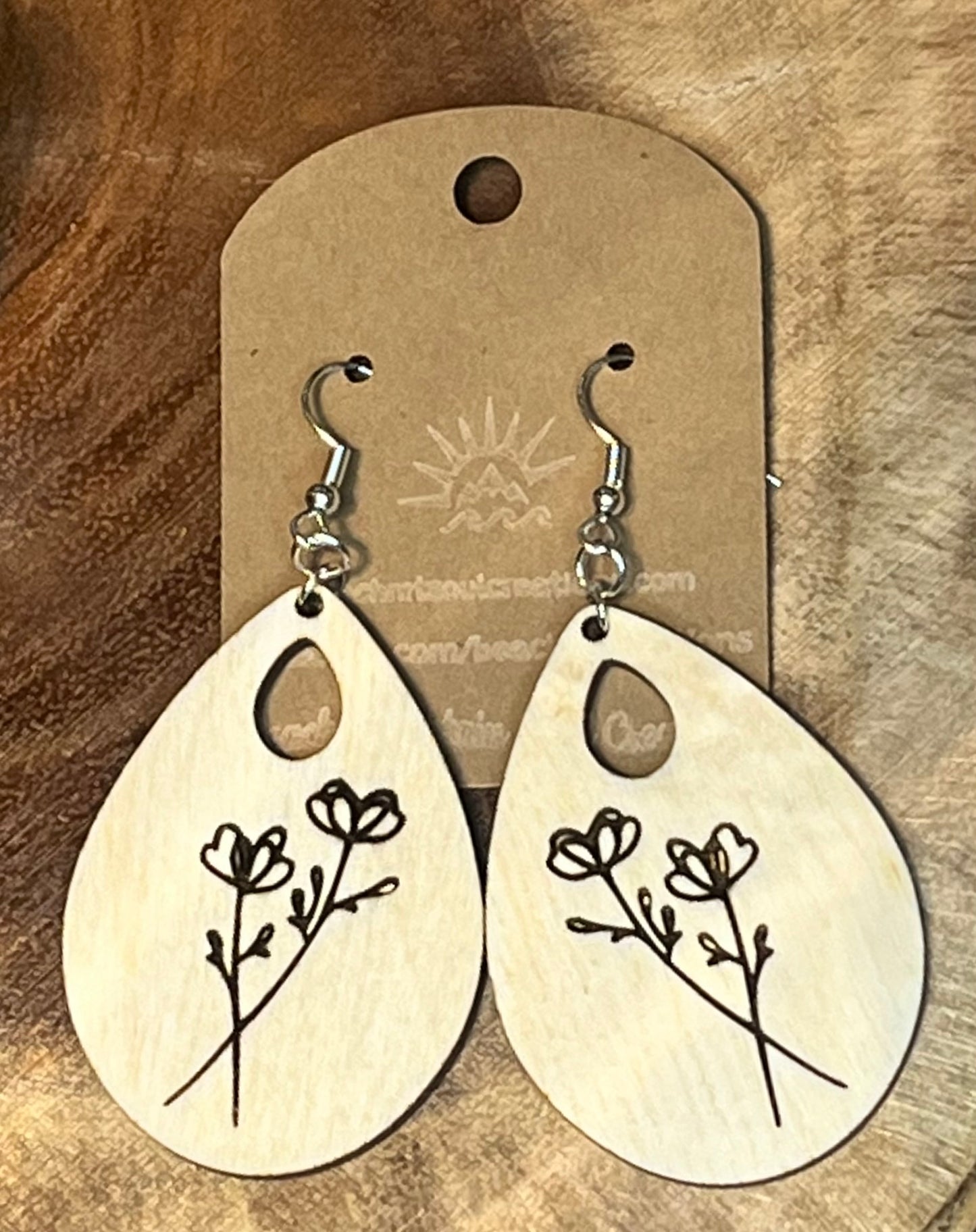 Beauties Tear Drop Engraved Flower *